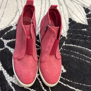 Stylish Red Women's Sneakers